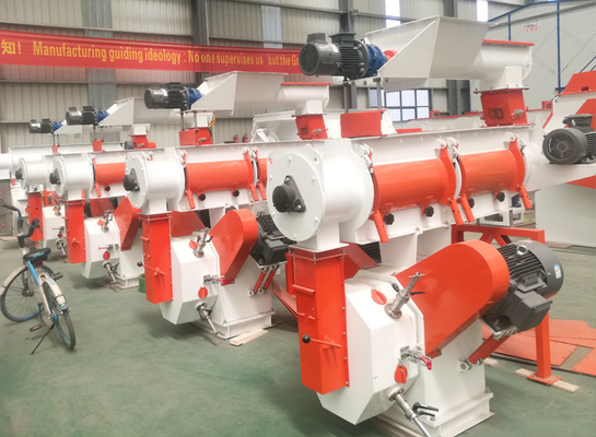 Small Animal Chicken Feed Pellet Production Machine 415V For Poultry
